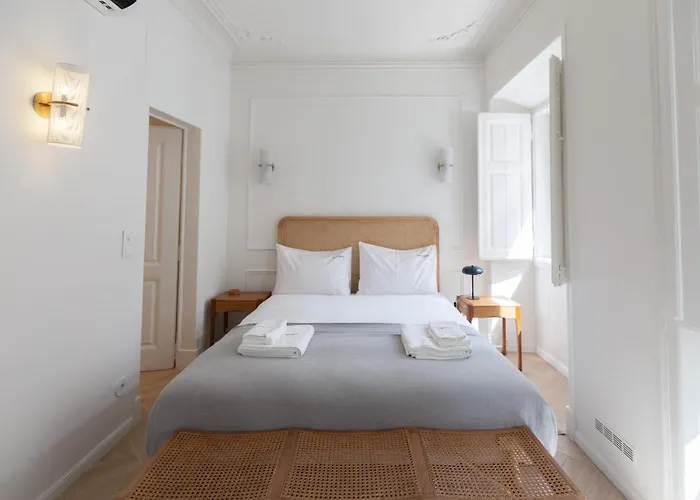 Flh Lapa With Interior Pateo Lisboa